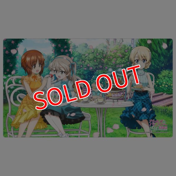 画像1:  【予約商品】  カーテン魂　ガールズ＆パンツァー　最終章　描き下ろしラバーマット（お茶会） 【25年8月下旬発売】 (1)