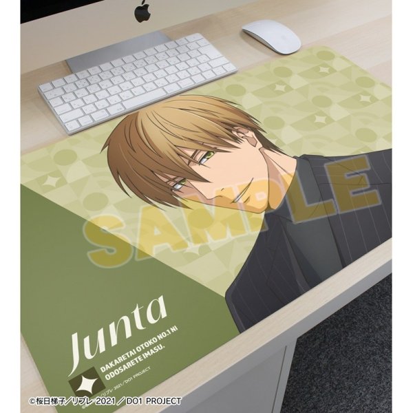 画像2:  【予約商品】  アルマビアンカ　「劇場版 抱かれたい男1位に脅されています。〜スペイン編〜」 描き下ろし 東谷准太 スーツver. マルチデスクマット 【26年2月下旬発売】 (2)