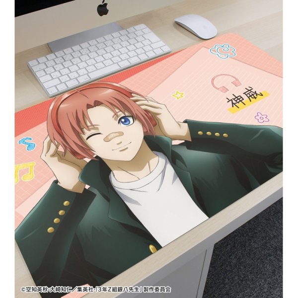 画像2:  【予約商品】  アルマビアンカ　3年Z組銀八先生 描き下ろし 神威 ヘッドフォンver. マルチデスクマット 【26年3月下旬発売】    (2)