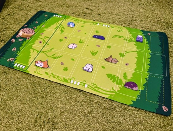 画像1:  【予約商品】  MARU. Game Design　ハムファーム プレイマット 【25年12月下旬発売（こちらは発売済み商品です）】 (1)