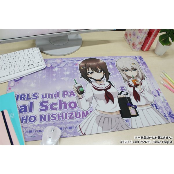 画像3:  【予約商品】  シーズナルプランツ　ガールズ＆パンツァー 最終章 描き下ろし デスクマット【西住まほ＆逸見エリカ】ギャル制服ver. 【26年3月発売】 (3)