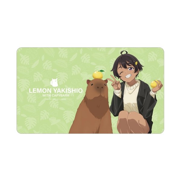 画像1:  【予約商品】  アルマビアンカ　TVアニメ『負けヒロインが多すぎる！』 描き下ろし 焼塩 檸檬 動物とのふれあいver. マルチデスクマット 【26年3月下旬発売】    (1)