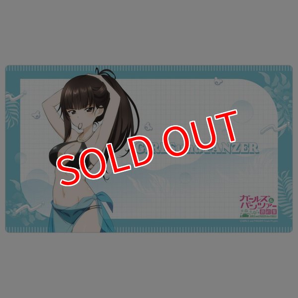 画像1:  【予約商品】  カーテン魂　ガールズ＆パンツァー 最終章　描き下ろしラバーマット（西住しほ／リゾート水着） 【26年4月下旬発売】 (1)