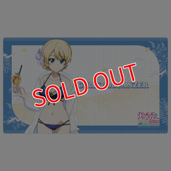 画像1:  【予約商品】  カーテン魂　ガールズ＆パンツァー 最終章　描き下ろしラバーマット（ダージリン／リゾート水着） 【26年4月下旬発売】 (1)