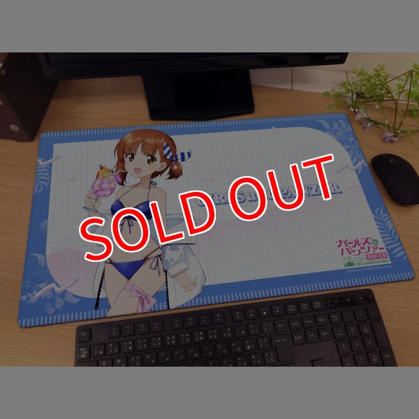 画像2:  【予約商品】  カーテン魂　ガールズ＆パンツァー 最終章　描き下ろしラバーマット（西住みほ／リゾート水着） 【26年4月下旬発売】 (2)