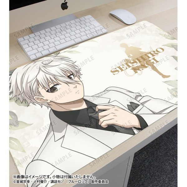 画像3:  【予約商品】  アルマビアンカ　TVアニメ『ブルーロック』 描き下ろし 凪 誠士郎 スーツモデルver. 第2弾 マルチデスクマット 【26年5月中旬発売】 (3)