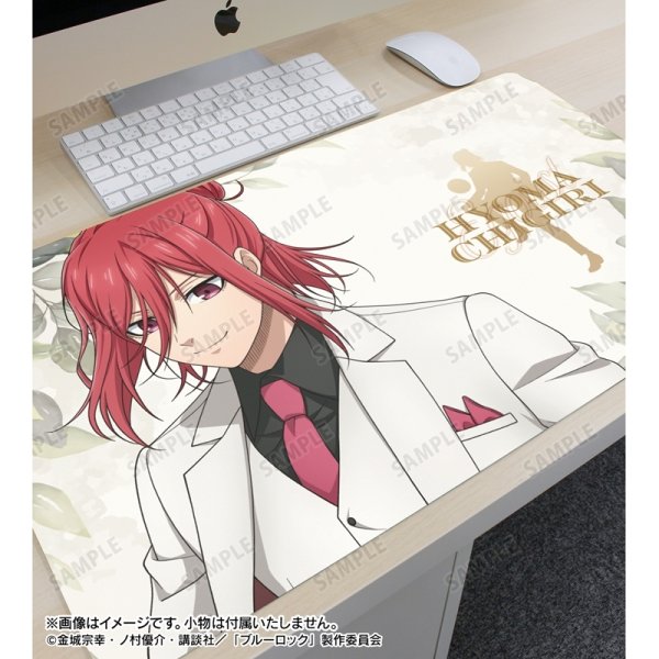 画像3:  【予約商品】  アルマビアンカ　TVアニメ『ブルーロック』 描き下ろし 千切 豹馬 スーツモデルver. 第2弾 マルチデスクマット 【26年5月中旬発売】 (3)