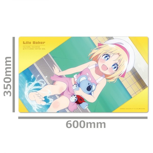 画像3:  【予約商品】  ムービック  「ゲーセン少女と異文化交流」キャラクターラバーマット リリー・ベイカー 水着ver. 【26年5月上旬発売】 (3)