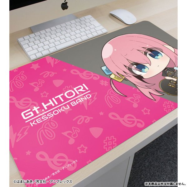 画像2:  【予約商品】  アルマビアンカ　アニメ「ぼっち・ざ・ろっく！」 むーらんさんイラスト 後藤ひとり ライブ衣装ver. マルチデスクマット 【26年6月中旬発売】 (2)