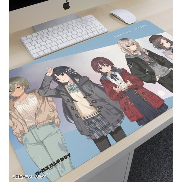 画像3:  【予約商品】  アルマビアンカ　ガールズバンドクライ 描き下ろし トゲナシトゲアリ In the rain ver. マルチデスクマット 【26年8月上旬発売】 (3)