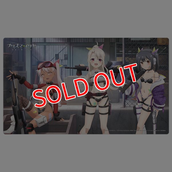 画像1:  【予約商品】  カーテン魂　劇場版「Fate/kaleid liner プリズマ☆イリヤ Licht 名前の無い少女」描き下ろしラバーマット（イリヤ＆美遊＆クロエ／ミリタリー） 【26年7月下旬発売】    (1)