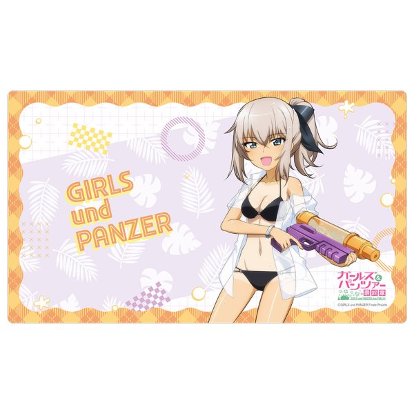 画像1:  【予約商品】  カーテン魂　ガールズ＆パンツァー 最終章　描き下ろしラバーマット（逸見エリカ／水鉄砲 日焼けVer.） 【26年8月下旬発売】 (1)