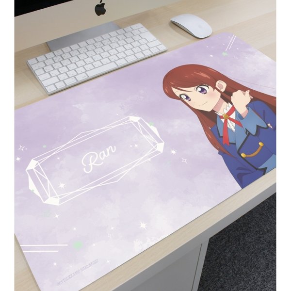 画像3:  【予約商品】  アルマビアンカ　アイカツ！ 10th STORY 〜未来へのSTARWAY〜 描き下ろし 紫吹 蘭 歩みver. マルチデスクマット 【26年9月中旬発売】 (3)