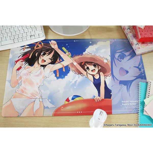 画像3:  【予約商品】  シーズナルプランツ　『涼宮ハルヒシリーズ』 デスクマット【水着】 【26年9月発売】 (3)