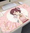 画像3:  【予約商品】  アルマビアンカ　TVアニメ『負けヒロインが多すぎる！』 描き下ろし 小鞠 知花 制服エプロンver. マルチデスクマット 【26年9月下旬発売】 (3)