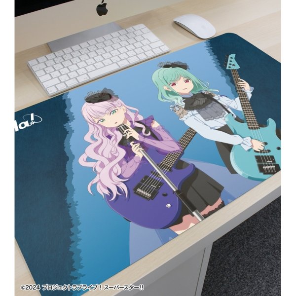 画像3:  【予約商品】  アルマビアンカ　ラブライブ！スーパースター!!　描き下ろし 3期生 バンドver. マルチデスクマット 【26年10月中旬発売】 (3)