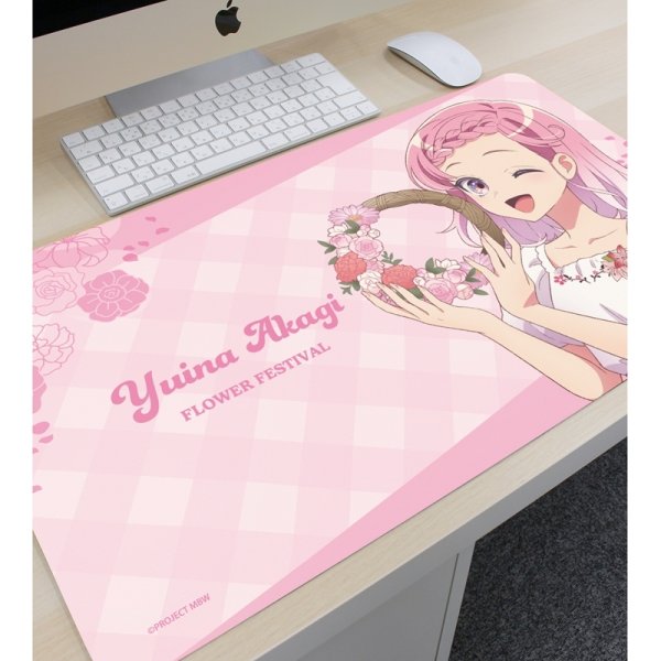 画像3:  【予約商品】  アルマビアンカ　前橋ウィッチーズ 描き下ろし 赤城ユイナ 花祭りver. マルチデスクマット 【26年11月上旬発売】 (3)