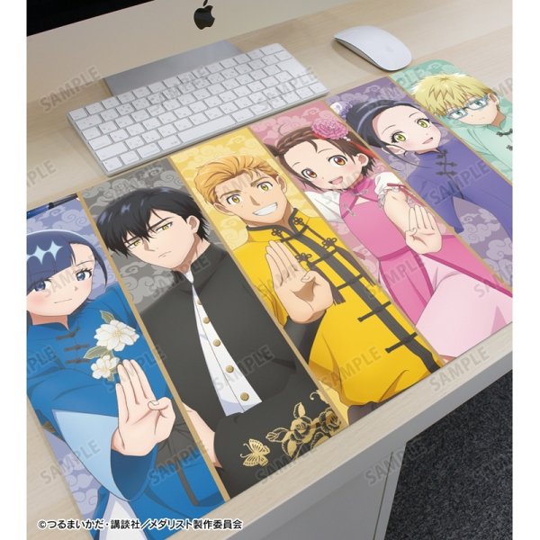 画像3:  【予約商品】  アルマビアンカ　TVアニメ「メダリスト」 描き下ろし 集合 チャイナ服ver. マルチデスクマット 【26年11月上旬発売】 (3)