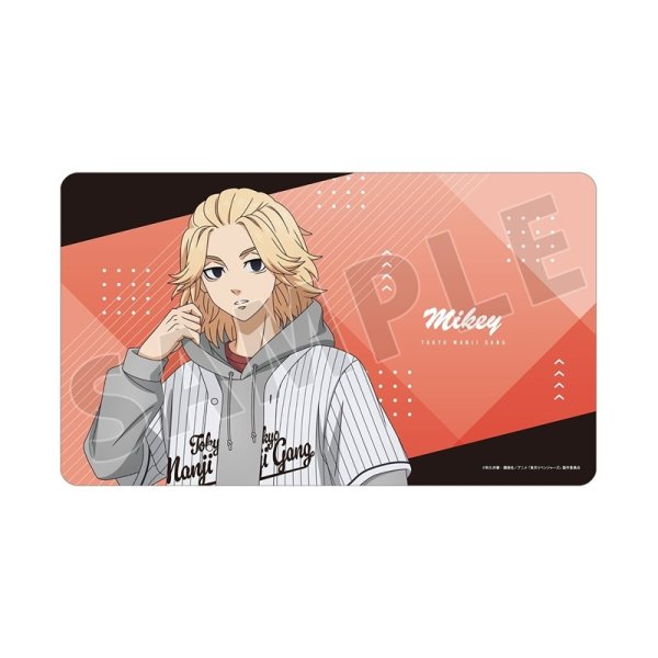 画像1:  【予約商品】  アルマビアンカ　TVアニメ『東京リベンジャーズ』 描き下ろし 佐野 万次郎 ベースボールシャツver. マルチデスクマット 【26年12月上旬発売】 (1)