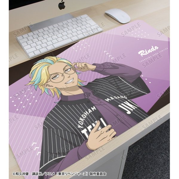 画像3:  【予約商品】  アルマビアンカ　TVアニメ『東京リベンジャーズ』 描き下ろし 灰谷 竜胆 ベースボールシャツver. マルチデスクマット 【26年12月上旬発売】 (3)