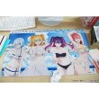 画像3:  【予約商品】  シーズナルプランツ　TVアニメ「2.5次元の誘惑」描き下ろし デスクマット【水着ver.】 【26年11月発売】 (3)