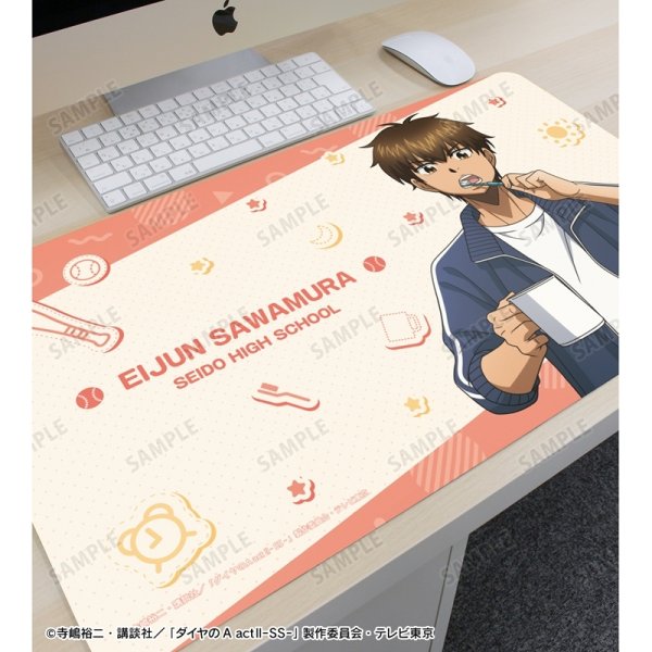 画像3:  【予約商品】  アルマビアンカ　TVアニメ『ダイヤのA actII -Second Season-』 描き下ろし 沢村 栄純 朝の支度ver. マルチデスクマット 【26年12月上旬発売】 (3)