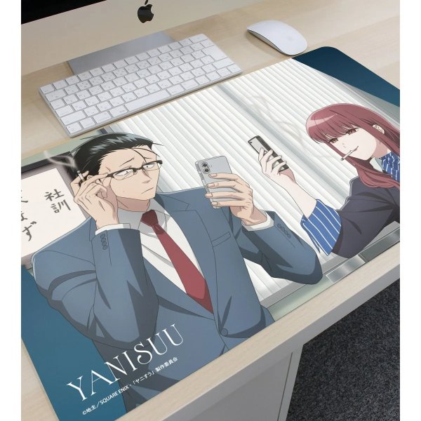 画像3:  【予約商品】  アルマビアンカ　TVアニメ「スーパーの裏でヤニ吸うふたり」 描き下ろし 佐々木&田山 if ふたりが同じ職場だったらver. マルチデスクマット 【26年12月中旬発売】 (3)