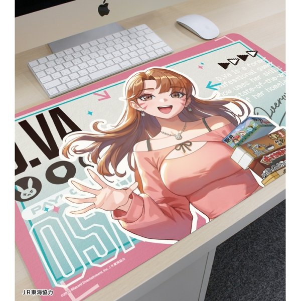 画像3:  【予約商品】  アルマビアンカ　オーバーウォッチ 描き下ろし D.Va 旅行ver. マルチデスクマット 【27年2月上旬発売】    (3)