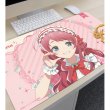 画像3:  【予約商品】  アルマビアンカ　劇場版『ゾンビランドサガ ゆめぎんがパラダイス』 描き下ろし 源 さくら お座りケーキver. マルチデスクマット 【27年1月中旬発売】    (3)