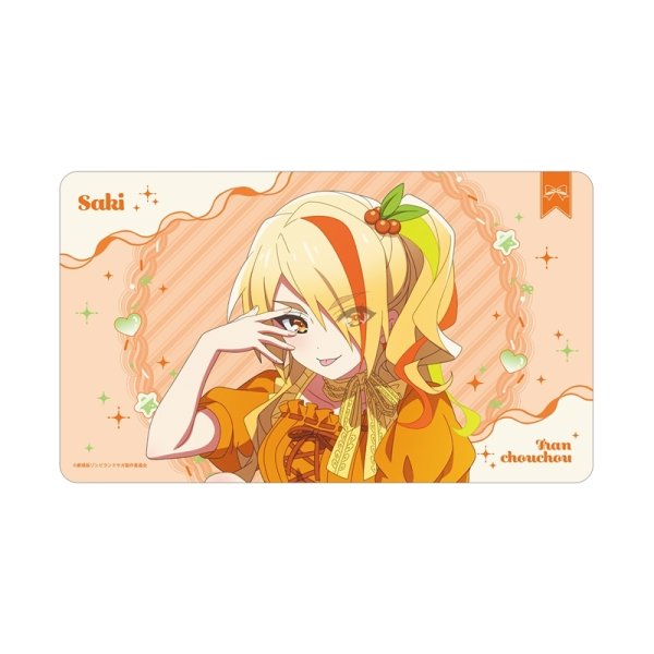 画像1:  【予約商品】  アルマビアンカ　劇場版『ゾンビランドサガ ゆめぎんがパラダイス』 描き下ろし 二階堂 サキ お座りケーキver. マルチデスクマット 【27年1月中旬発売】    (1)