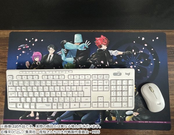 画像3:  【予約商品】  クロノア　TVアニメ「夜桜さんちの大作戦」 デスクマット 【27年1月発売】 (3)