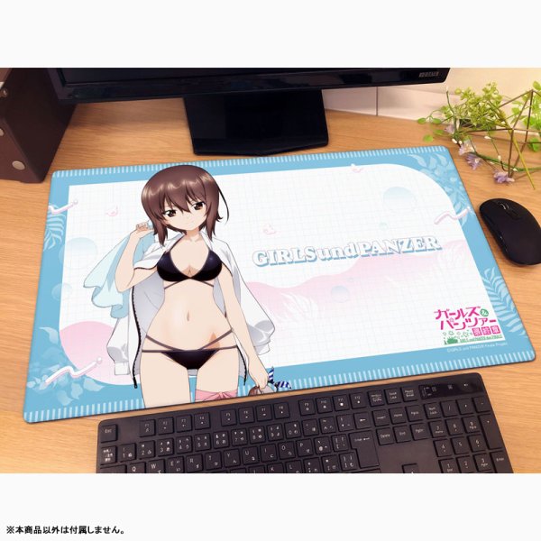 画像2:  【再販予約商品】  カーテン魂　[ガールズ＆パンツァー 最終章]描き下ろしラバーマット（西住まほ／リゾート水着） 【27年2月中旬再販】    (2)