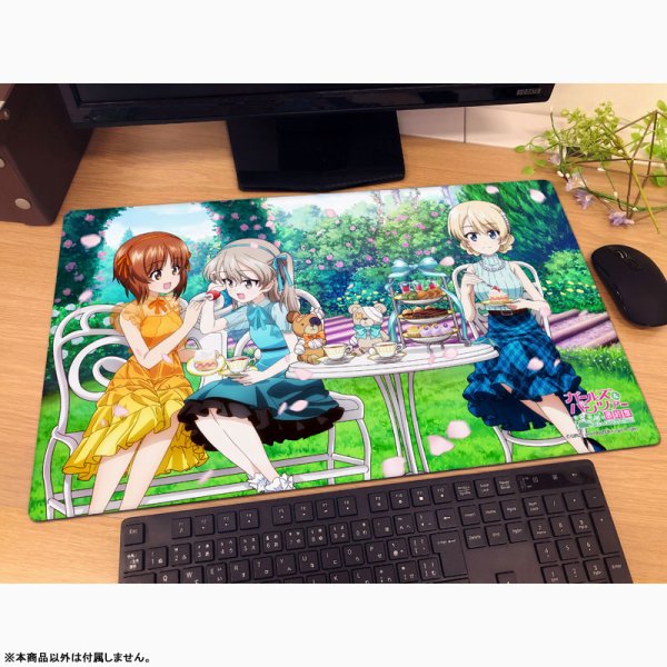 画像2:  【再販予約商品】  カーテン魂　[ガールズ＆パンツァー 最終章]描き下ろしラバーマット（お茶会） 【27年2月中旬再販】    (2)