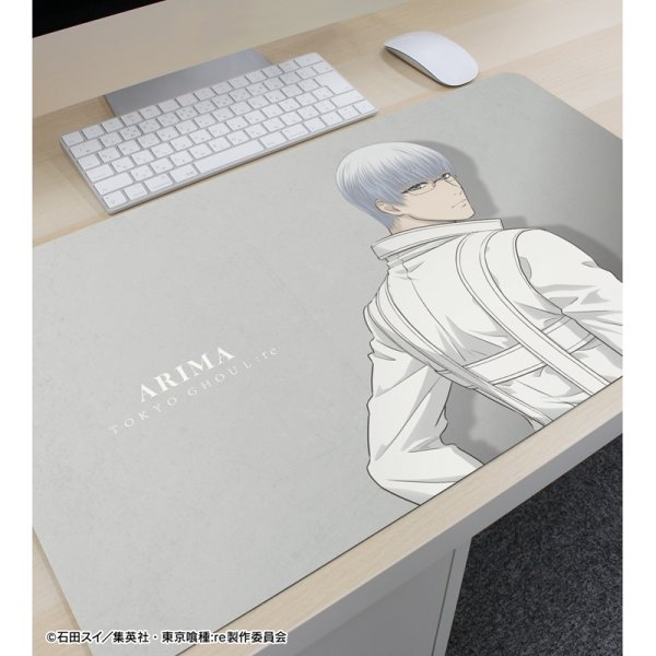 画像3:  【予約商品】  アルマビアンカ　TVアニメ『東京喰種トーキョーグール:re』 描き下ろし 有馬貴将 戦う背中ver. マルチデスクマット 【27年1月下旬発売】 (3)