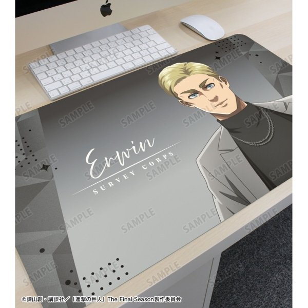 画像3:  【予約商品】  アルマビアンカ　TVアニメ『進撃の巨人』 描き下ろし エルヴィン ハーネススタイルver. マルチデスクマット 【27年2月上旬発売】 (3)