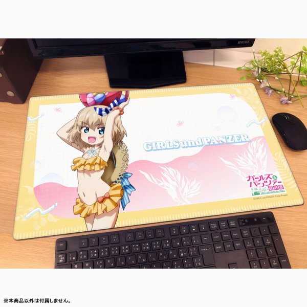 画像2:  【再販予約商品】  カーテン魂　[ガールズ＆パンツァー 最終章]描き下ろしラバーマット（カチューシャ／リゾート水着） 【27年2月中旬再販】    (2)